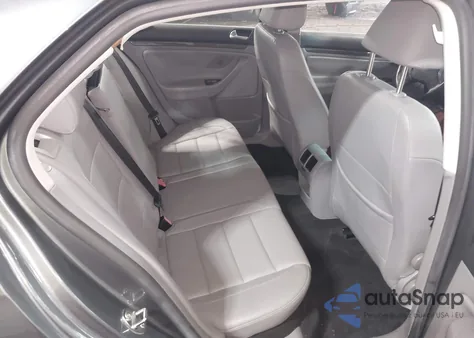 2007 Volkswagen Jetta Wolfsburg z USA, uszkodzony, nr VIN 3VWEG71KX7M198178